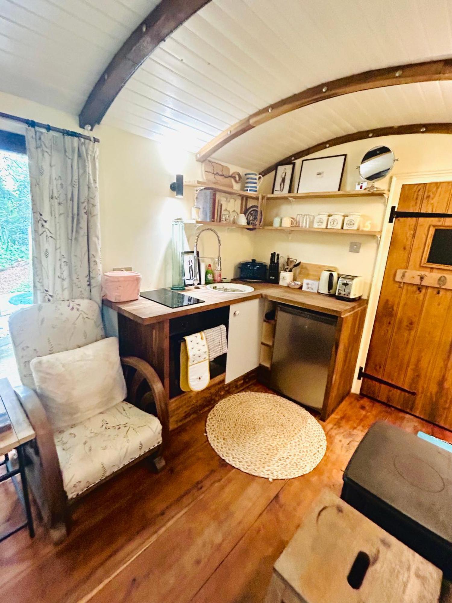 Vila The Railway Carriage - Blue Glasbury Exteriér fotografie